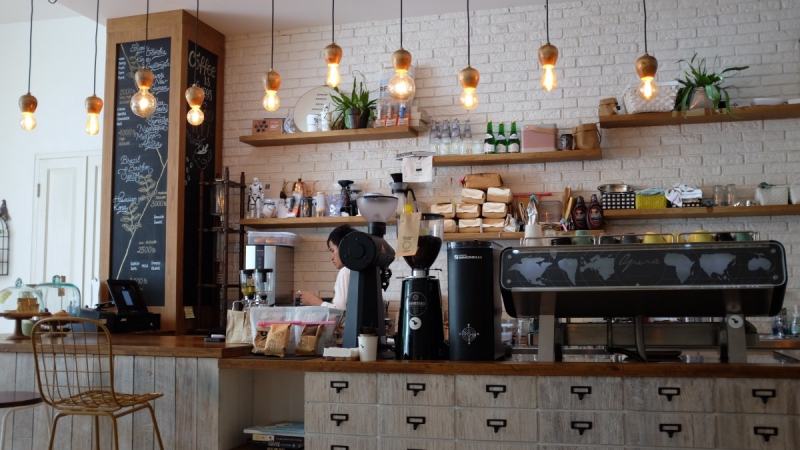 boutique-TOURRETTE LEVENS-min_coffee_shop_light_cafe_coffee_shop-32620